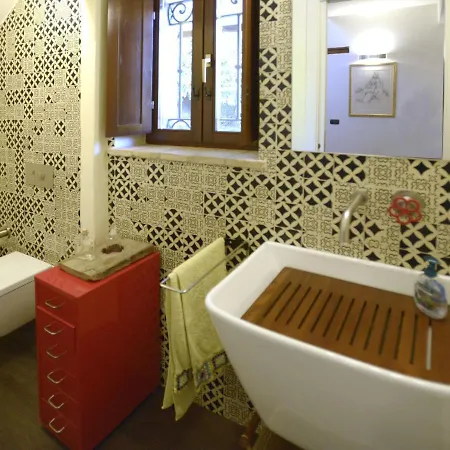 Hotel Belvilla By Oyo Colle 4*